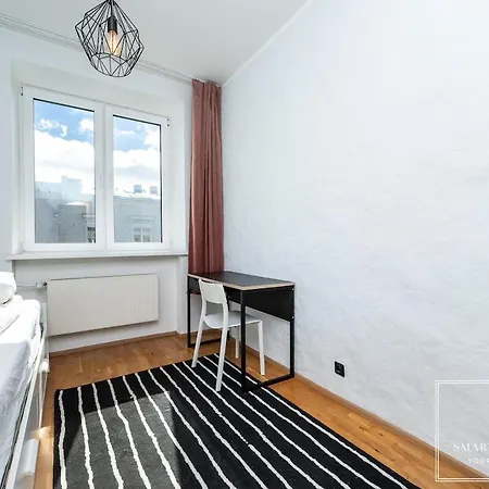 Apartman 2br For 6, Workspace & Walk To Old Town *