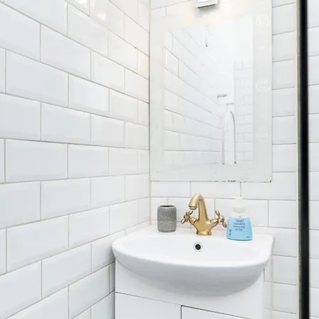 2br For 6, Workspace & Walk To Old Town Tallinn