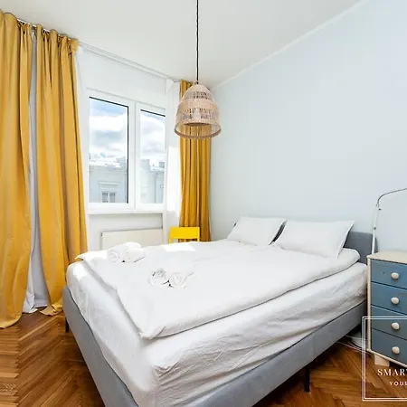 Apartman 2br For 6, Workspace & Walk To Old Town