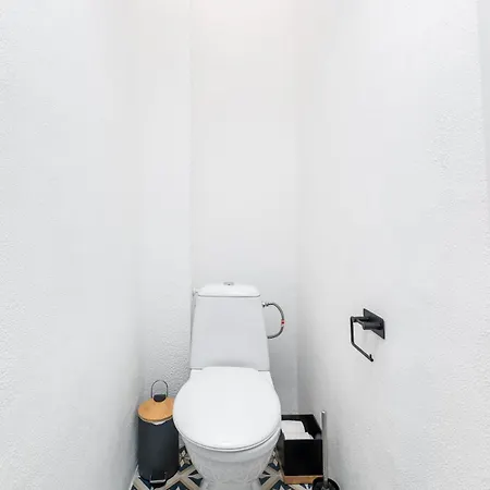 2br For 6, Workspace & Walk To Old Town Tallinn