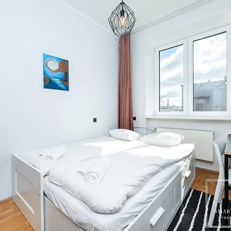 2br For 6, Workspace & Walk To Old Town 탈린